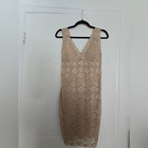 Dress - Picture 2 of 2